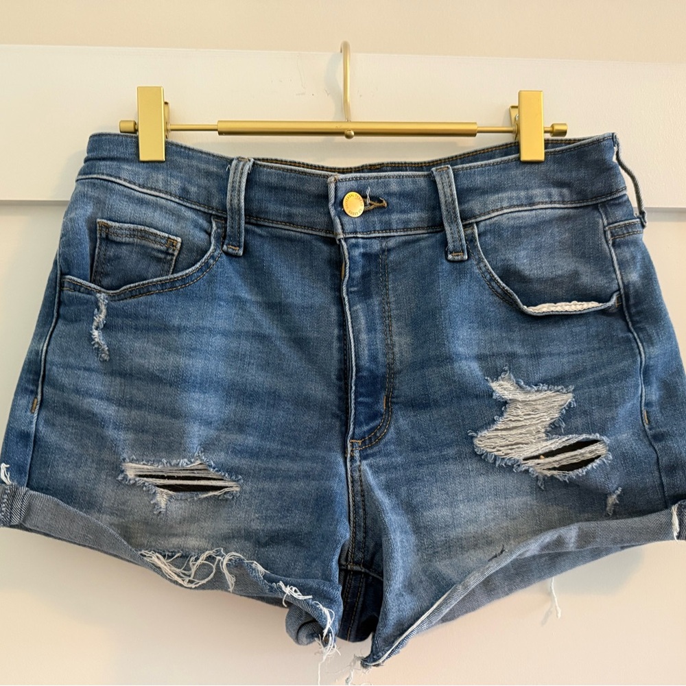 Universal Thread Distressed Denim Women's Shorts